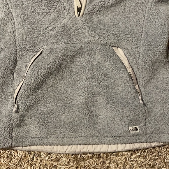 North Face Fuzzy Pullover - Picture 3 of 6